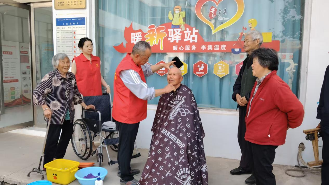 无声剪刀有声爱，徐州睢宁一对聋哑夫妻36年“慈善心路”