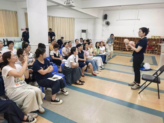 学急救守初心 为生命添温度——径贝社区开展暖心应急救护培训活动