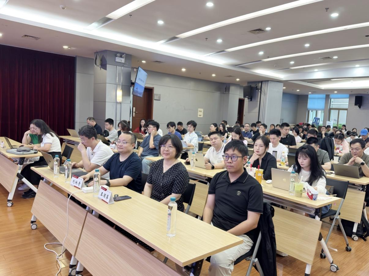 数智 + 产业评论丨拥抱 AI Agent 浪潮,解锁智能体实操与管理心力跃迁