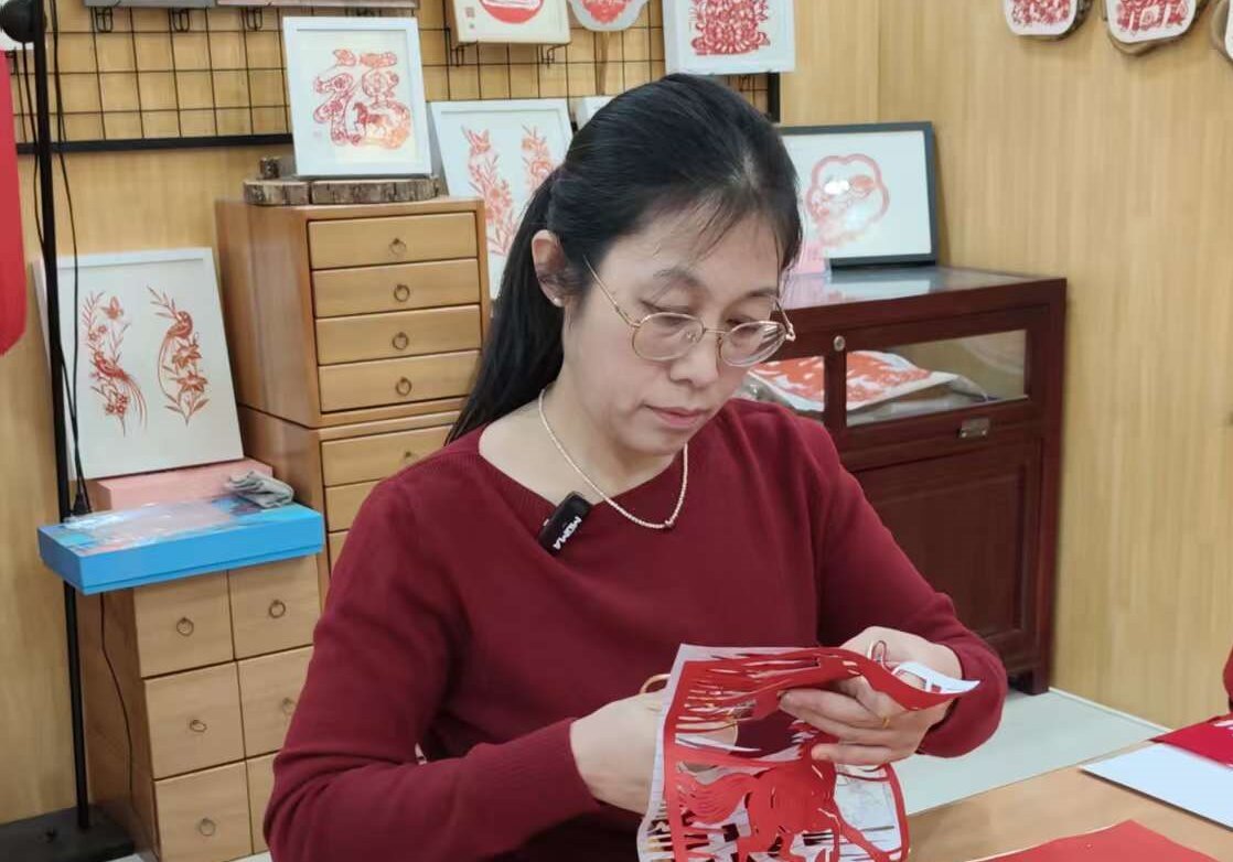 青岛乡里乡亲|乡土文化带头人 张济菊:以双艺承文脉,用公益暖乡邻