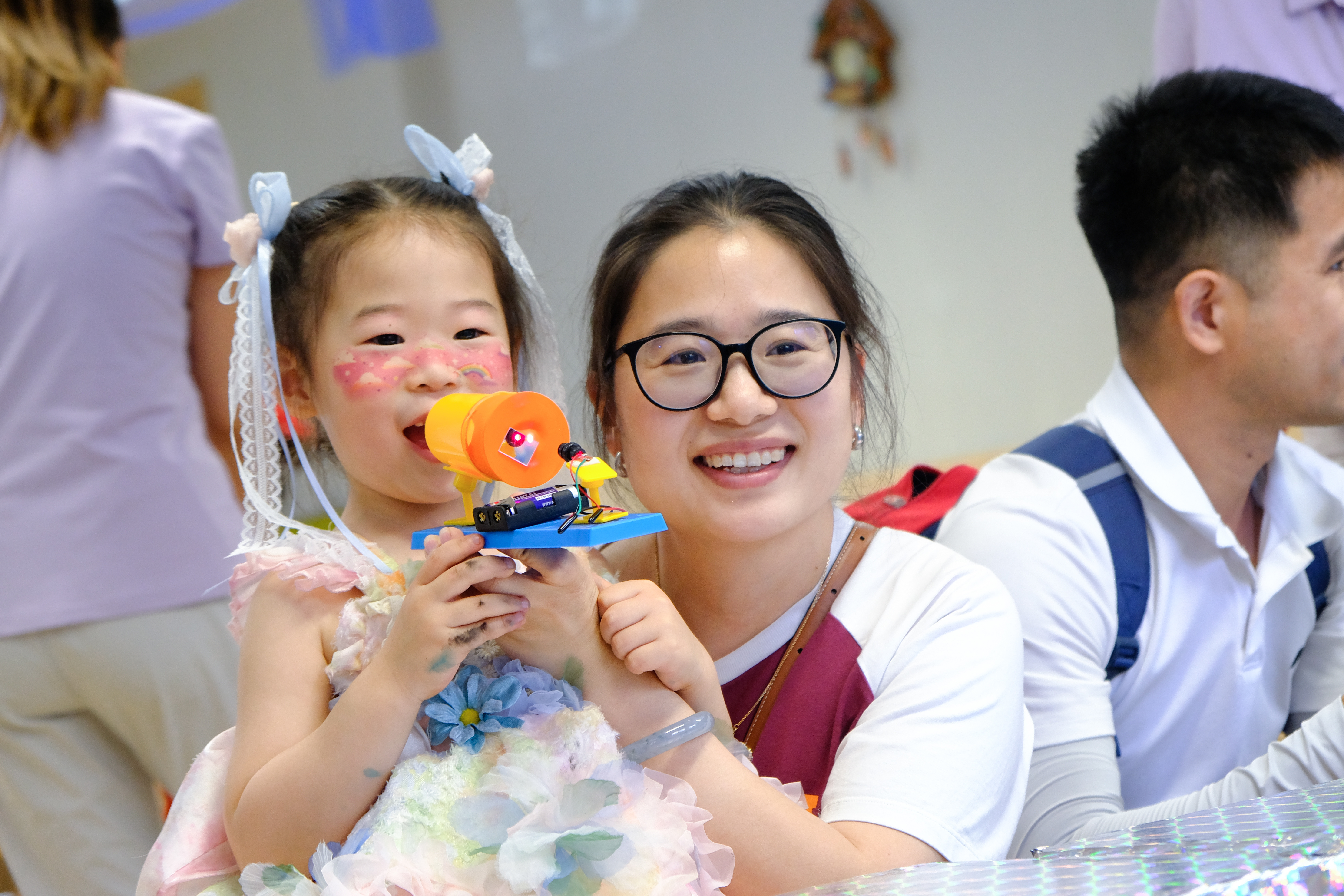 省委机关幼儿园千名萌娃C位执笔活动设计,在托幼一体化乐园里悦享“六一”
