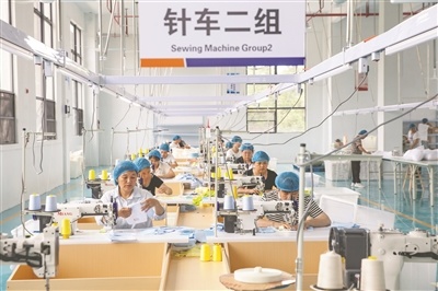 贵溪市：小车间托起 移民增收梦（图）