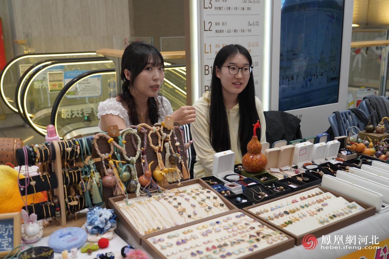 艺术集市摊位