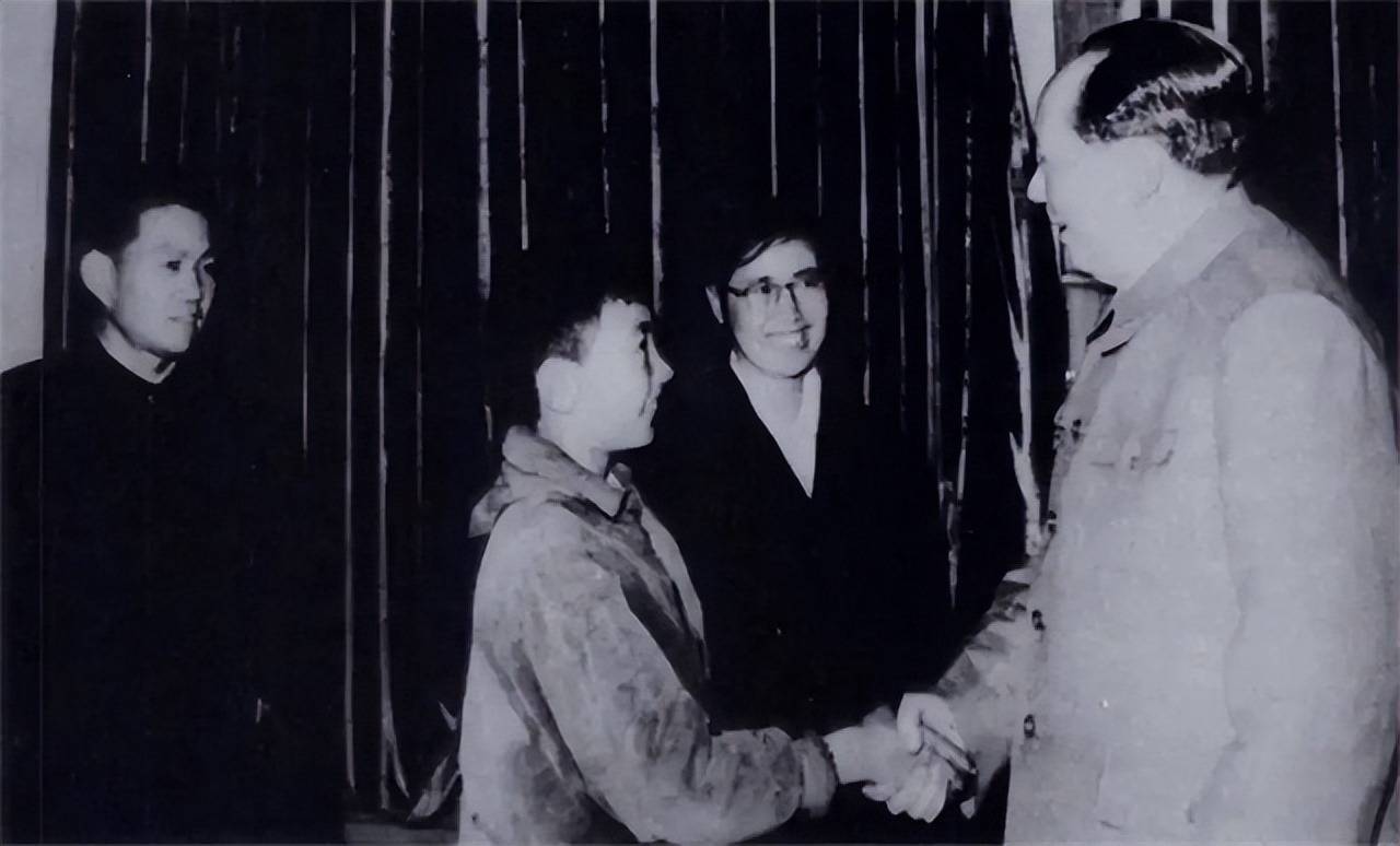 1969年李银桥蒙冤入狱，无人敢平反，毛主席得知后罕见发火：纯属瞎胡闹