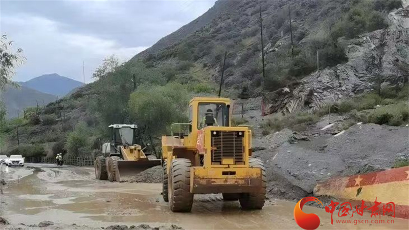 甘南水毁路段抢通