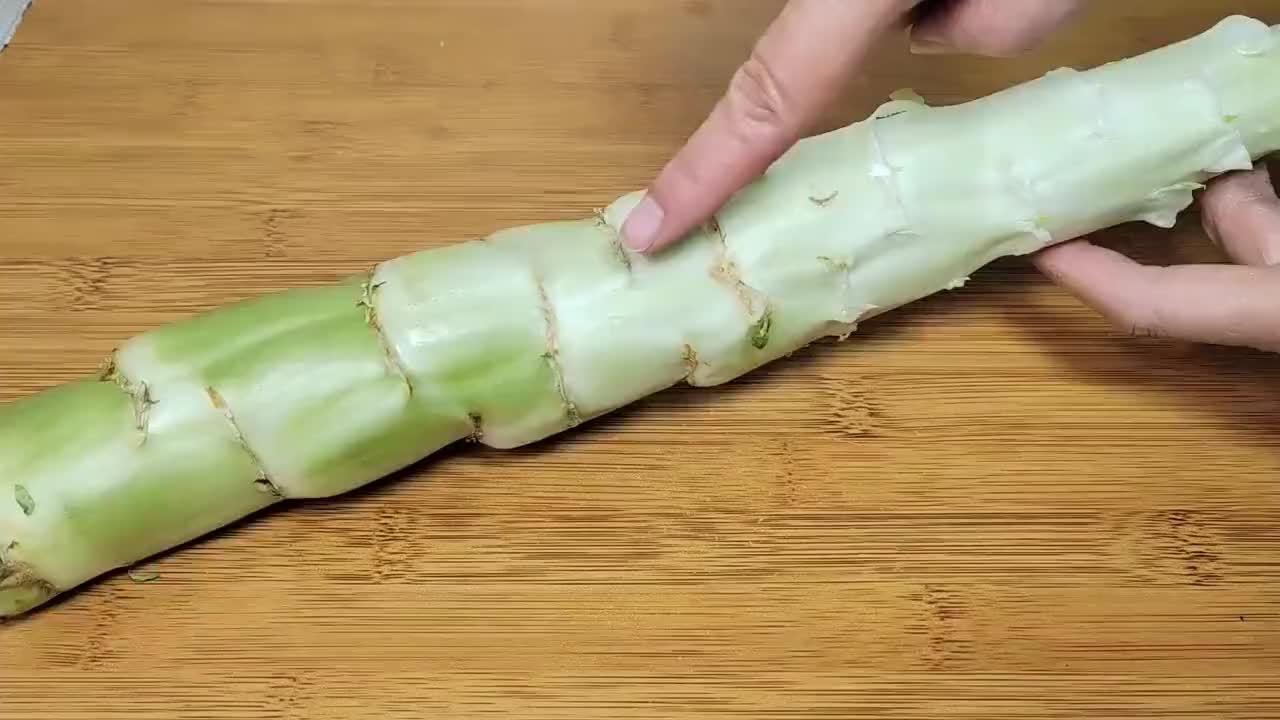 原来饭店的莴笋是这样去皮的，难怪又快又干净，太牛了