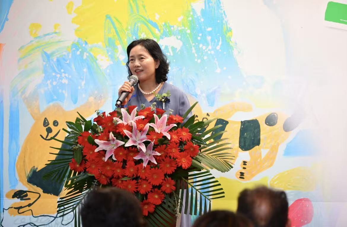 生命树十周年孤独症儿童绘画展在李自健美术馆启幕(图1)