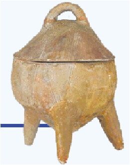 陶盖鼎 北辛文化 （距今约7500年～6100年） 北辛文化最具代表性器物，是迄今发现最早的带盖炊器。