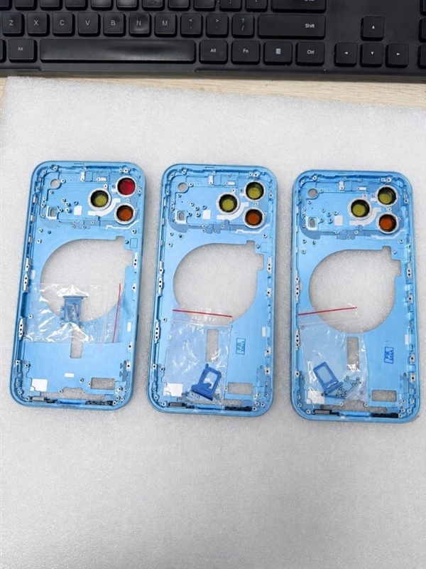苹果iPhone 18 Pro Max机身亮相:实锤浅蓝、深红新配色