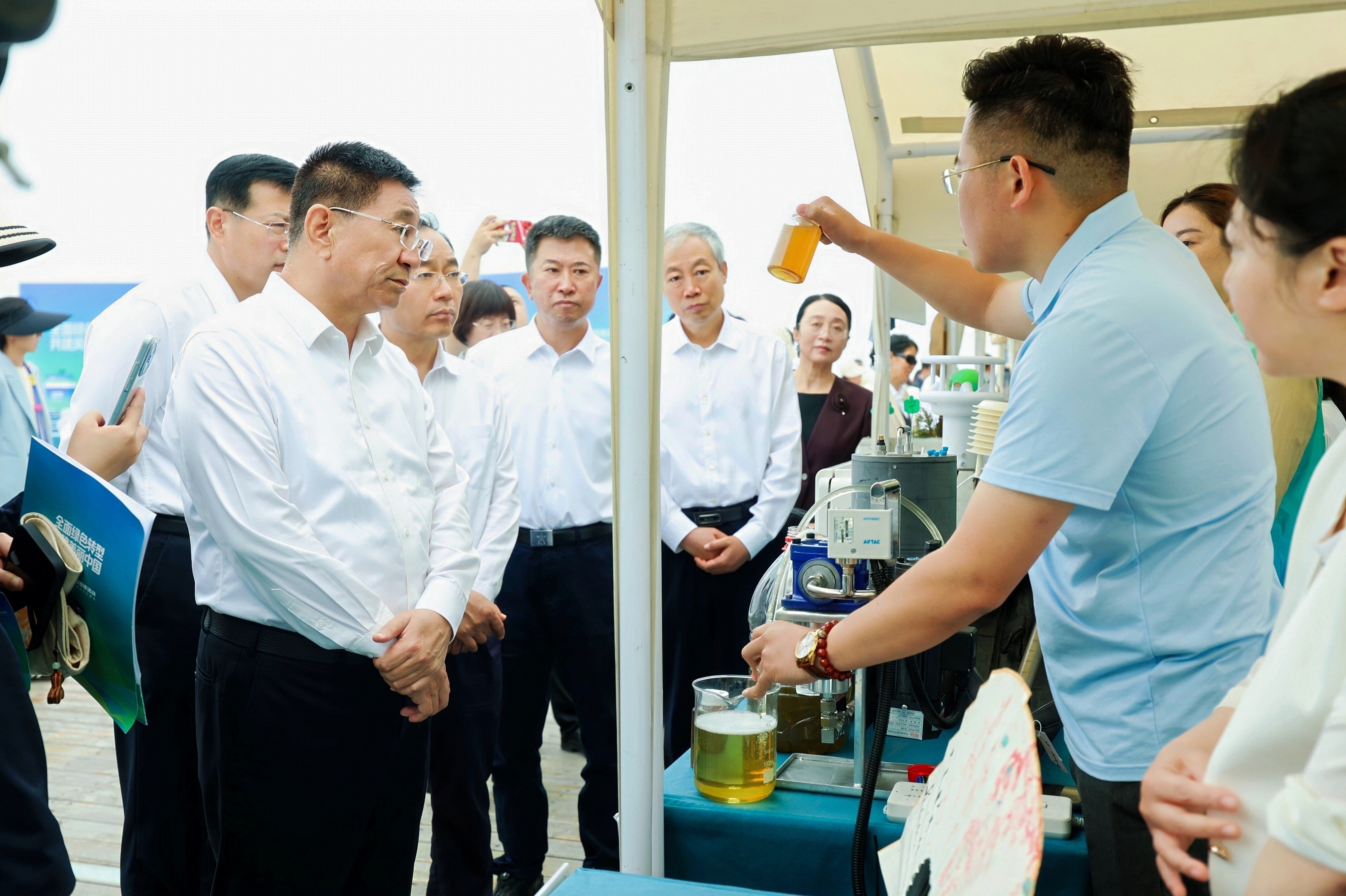 青岛市“低碳好物”惊艳亮相生态市集秀出绿色环保“肌理”