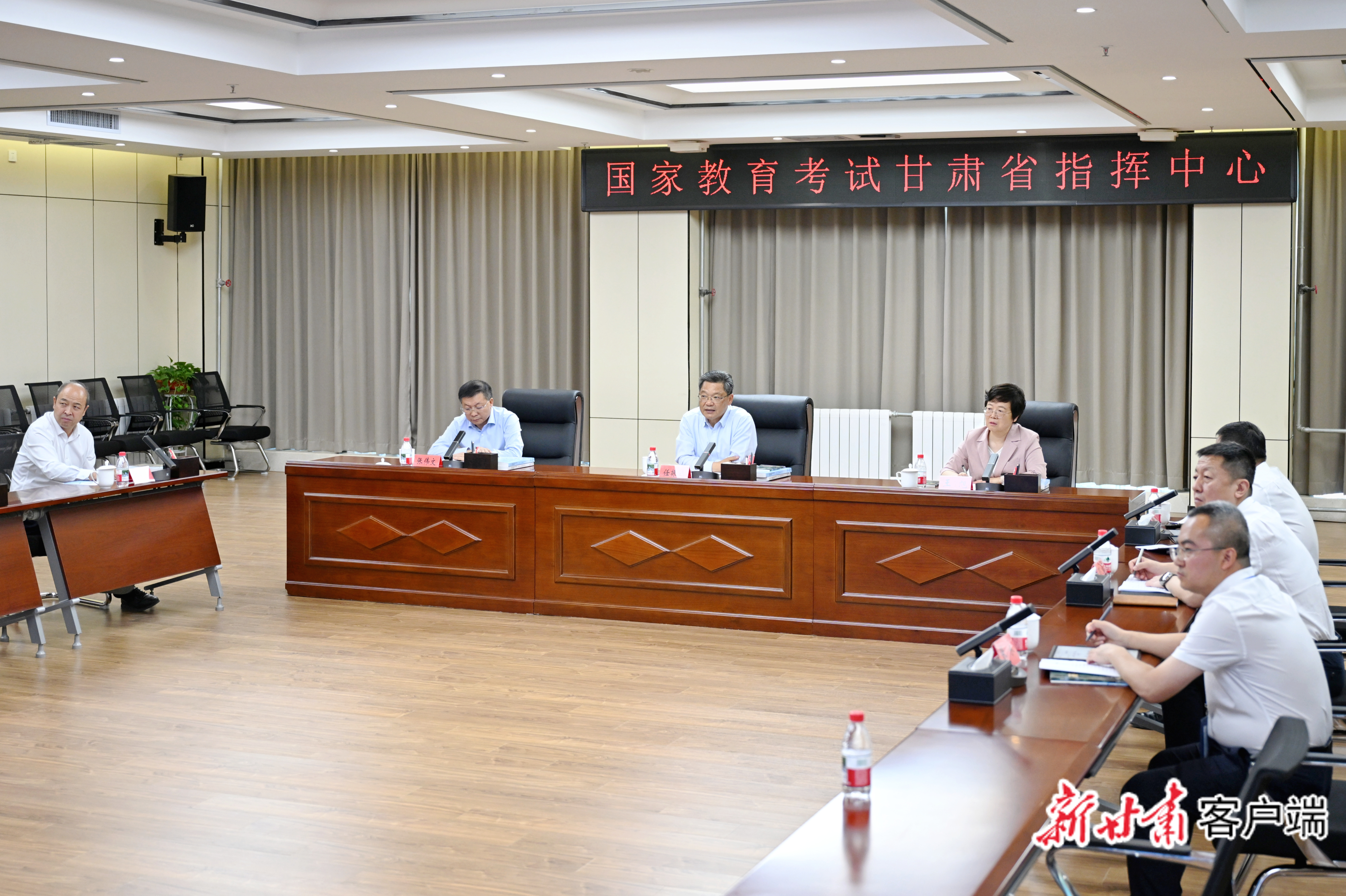 日前，省委副书记、省长任振鹤来到省教育考试院检查2026年高考组考工作。新甘肃&middot;甘肃日报记者　盛学卿