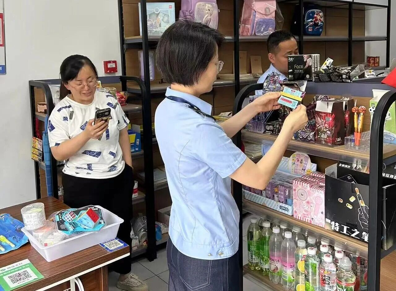 筑牢校园食品安全防线,铜陵市铜官区开展六一节前专项整治行动