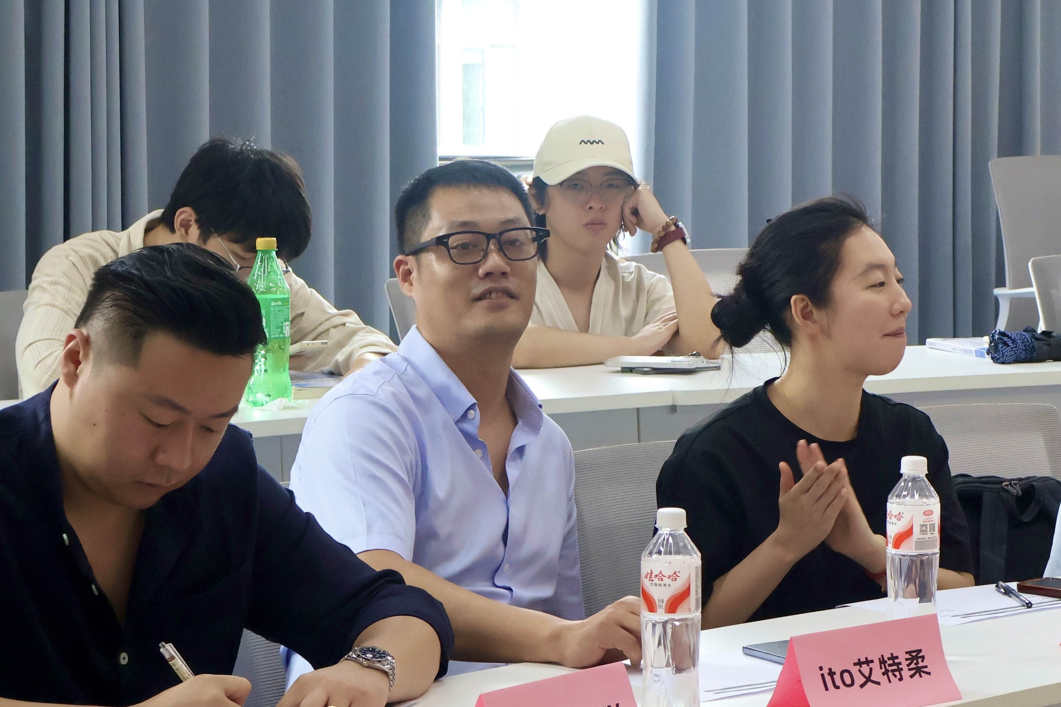 把真实商业项目引进课堂！大学生向品牌方展示营销方案