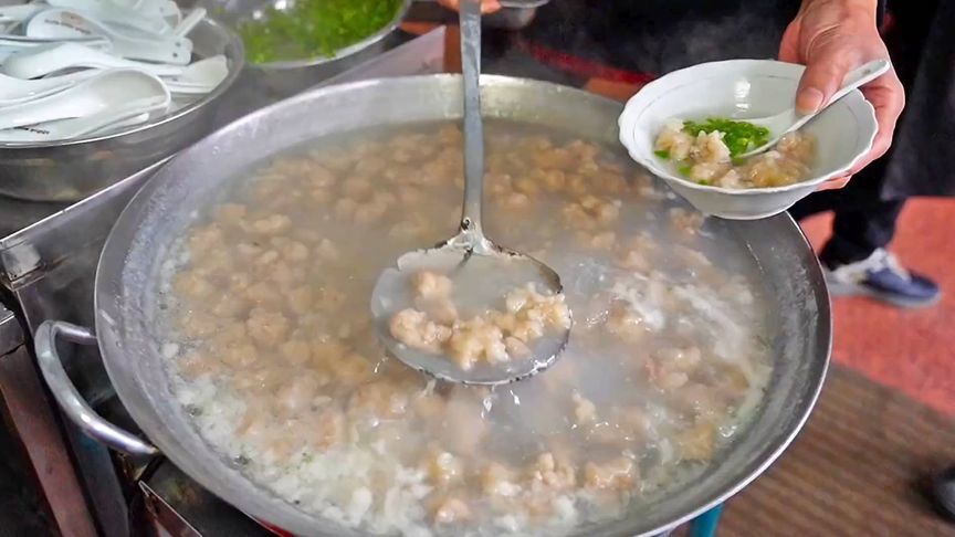 4元一碗的肉羹汤，泉州大叔坚守50年，1斤肉煮9碗，手艺绝了_凤凰网视频_凤凰网