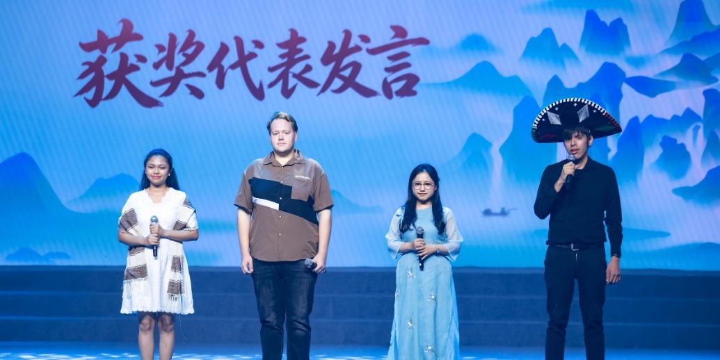 芒种日，南师大校园里弥漫“国际诗香”