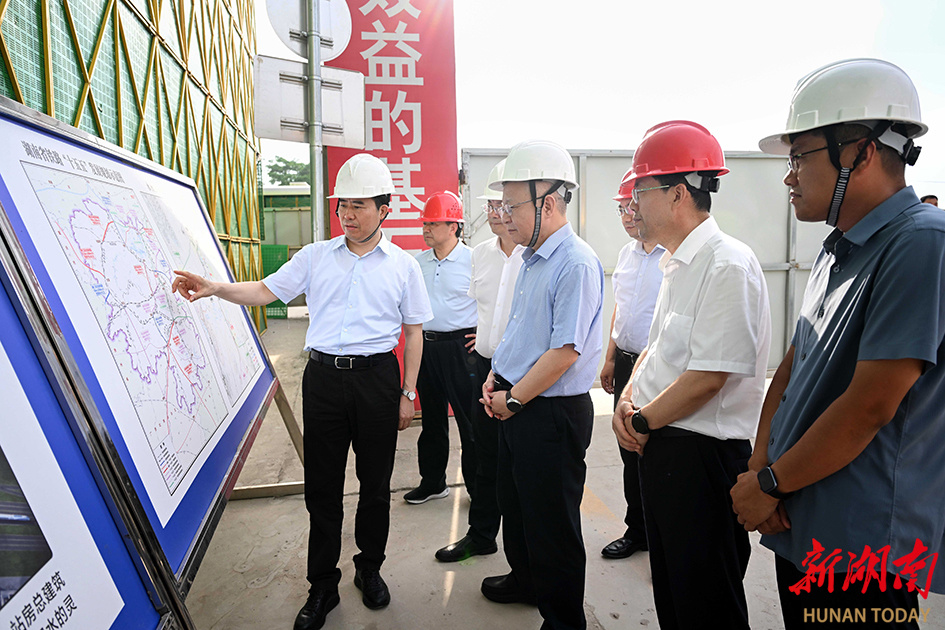 6月2日，沈晓明在邵永铁路项目施工现场调研。