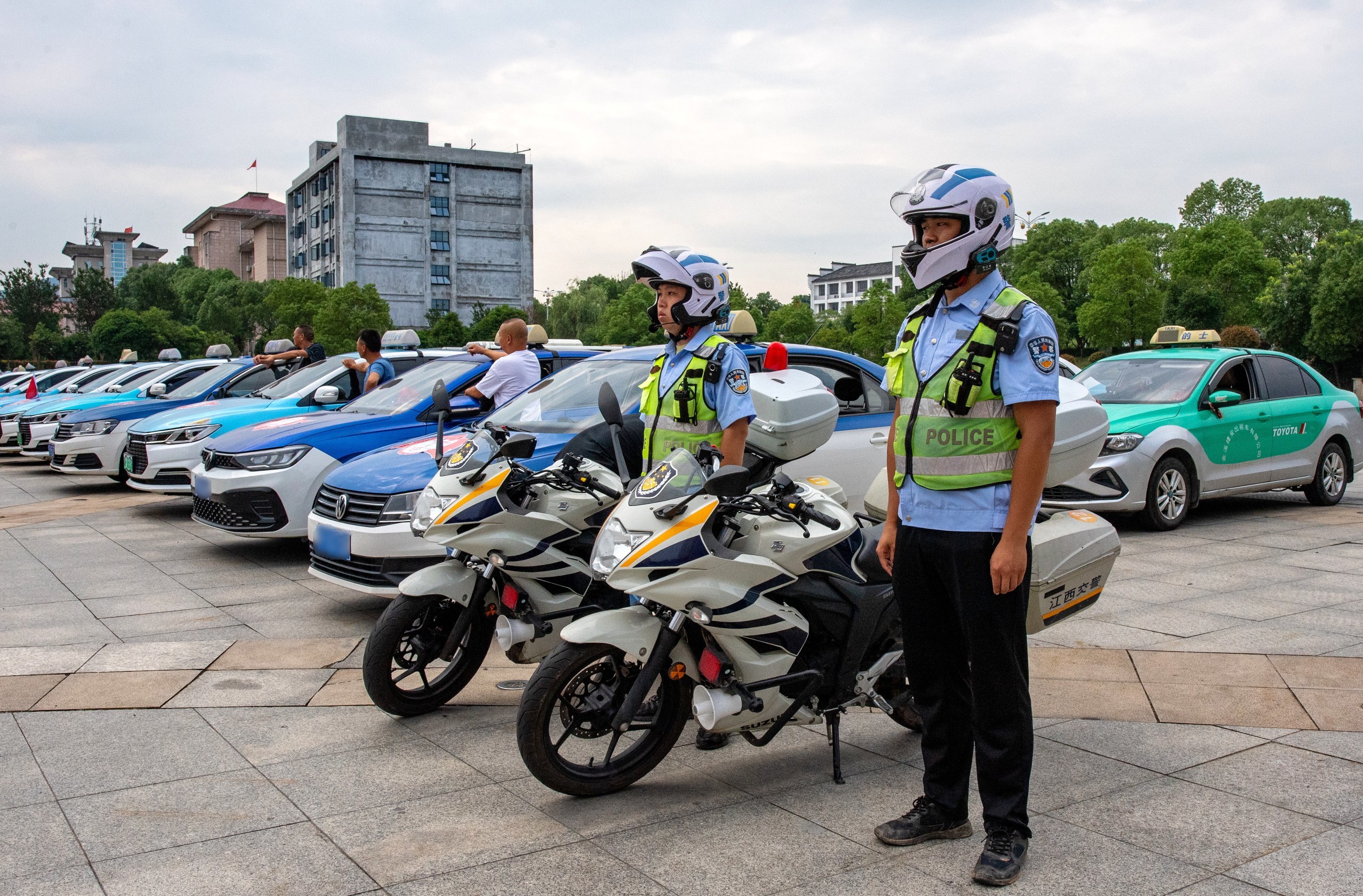 200余辆爱心送考车整装待发，金溪第五届“爱心助考”活动启动