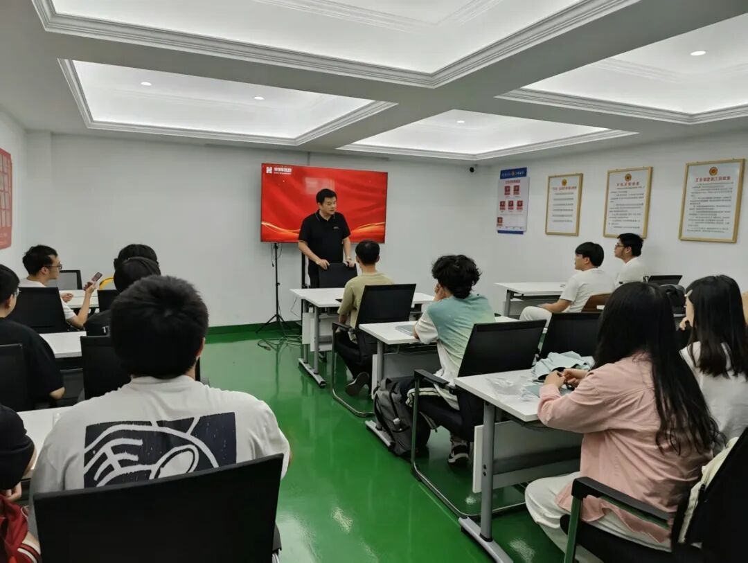 金哲宇上课2.JPG