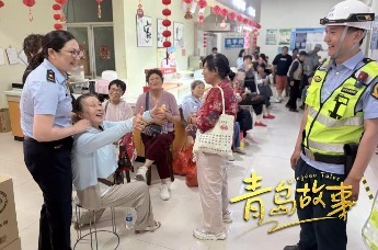 满载50名老人的大巴车突发故障，青岛高速联动护航暖人心
