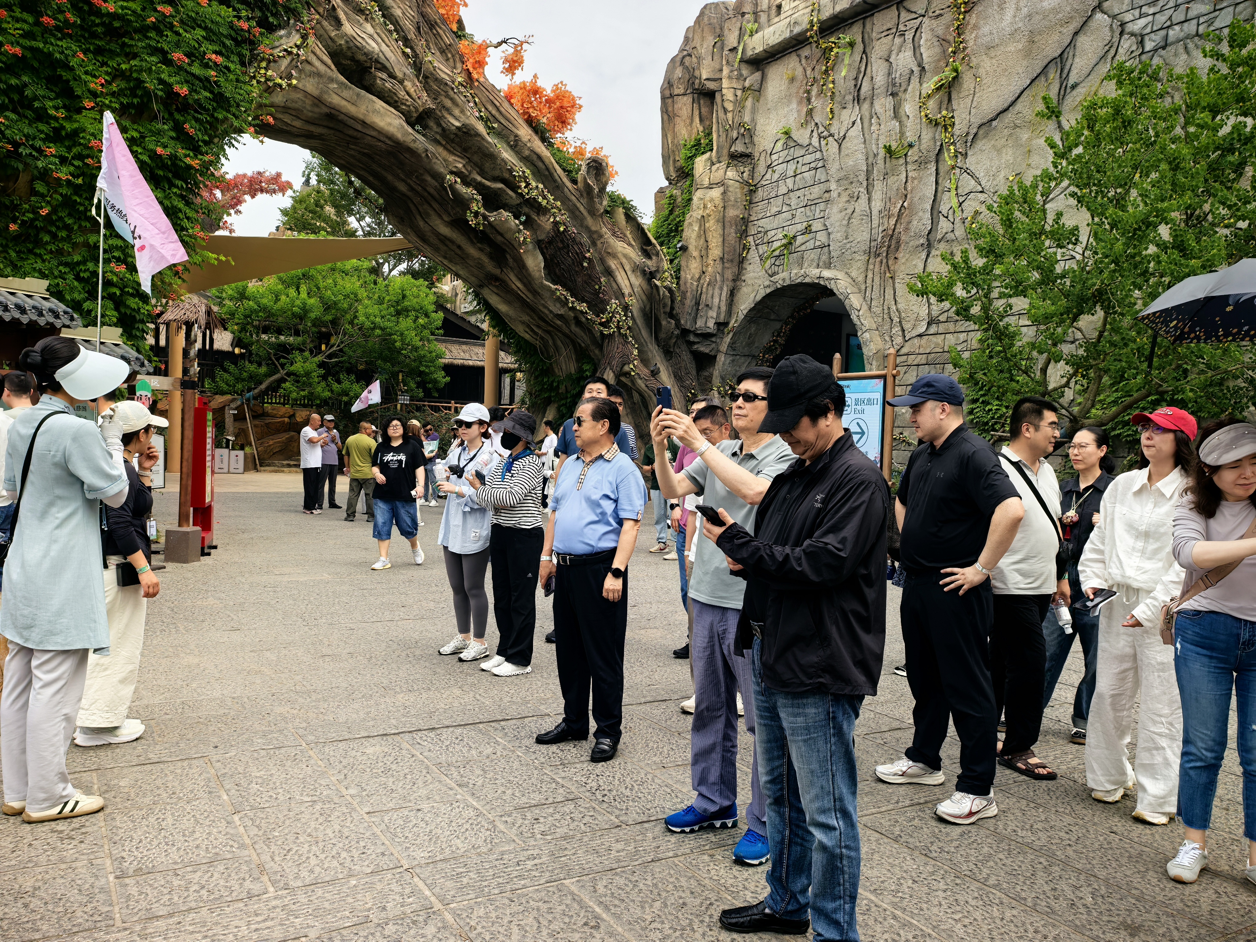 取经先进促提升 联动融合共发展  青岛市旅游协会赴临沂、日照进行考察交流活动