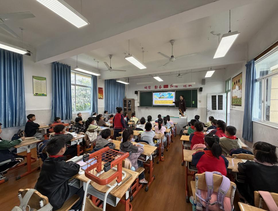 依托公益阅读基地 逍林镇镇东小学走出校家社协同书香育人样板路