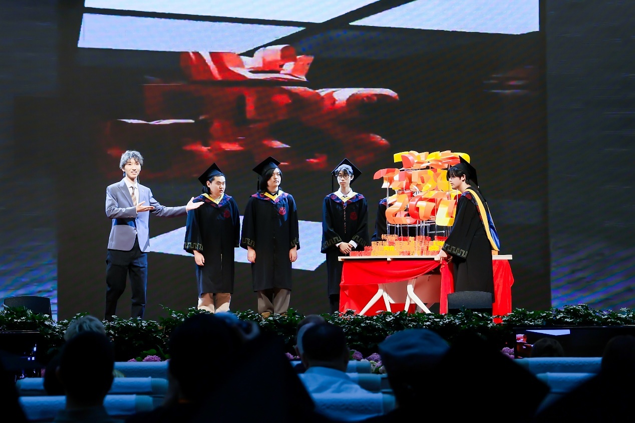 北京王府学校2026届毕业典礼举办 北京王府学校2026届毕业典礼举办