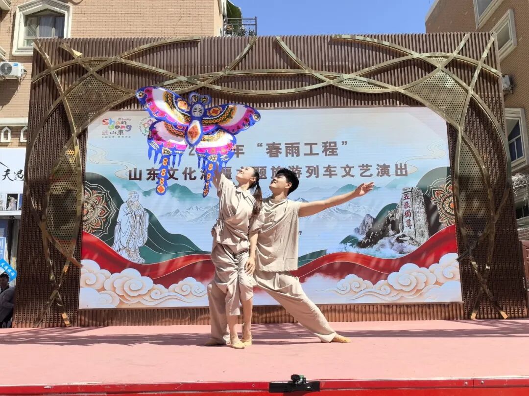 “春雨”润边疆 齐鲁情意长——山东“文化润疆”主题旅游列车集中展演推广活动在乌鲁木齐火热举行