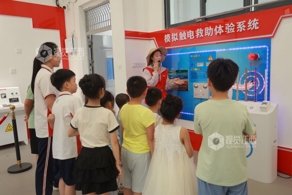 2026年6月1日，在江西省吉安市吉州区应急科普教育基地，家长和孩子一同走进应急科普教育基地，沉浸式解锁安全技能。