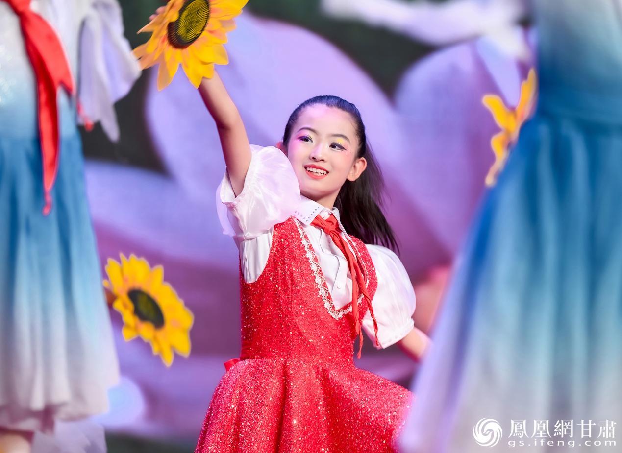 甘肃省妇联庆祝“六一”国际儿童节暨“少年儿童心向党&middot;爱心妈妈伴童行”主题活动举行　李德宇　摄