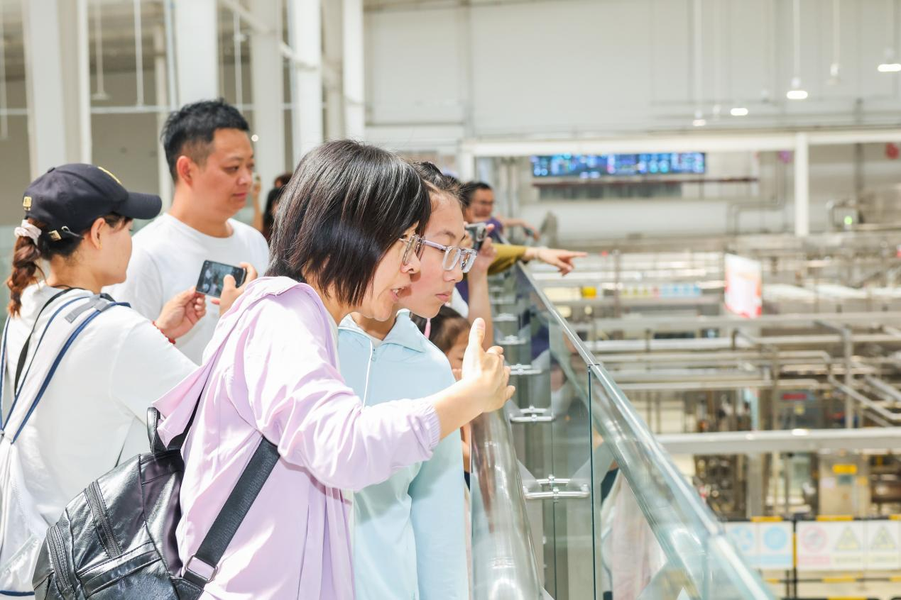 经开区企业快讯丨中粮可口可乐陕西工厂举办六一环保亲子开放日活动