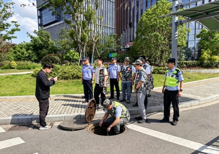 指挥室“统”起来 江北区前江中队实战演练筑牢防汛“安全堤”