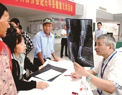  
万年县：家门口享优质医疗（图）
  