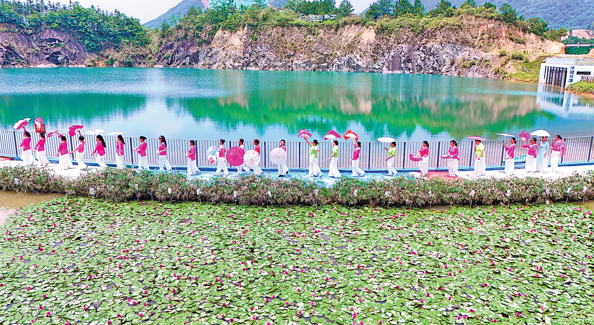 抚州金溪：古村踏歌（图）