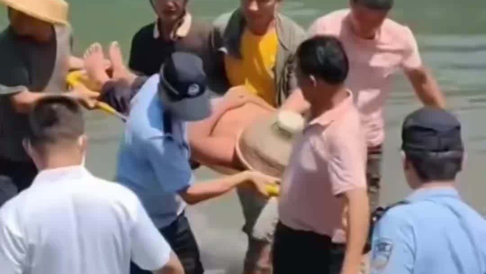 游客海上漂了七天六夜，生吃螃蟹求生！渔民：碰到我们，你死不了