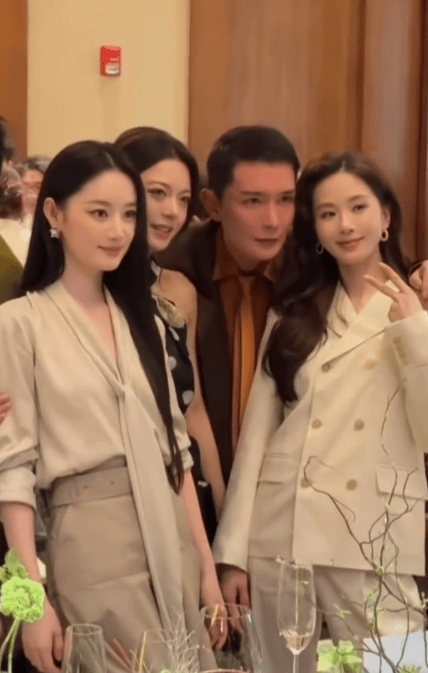 刘诗诗与郭晓婷、赵今麦同框合影。