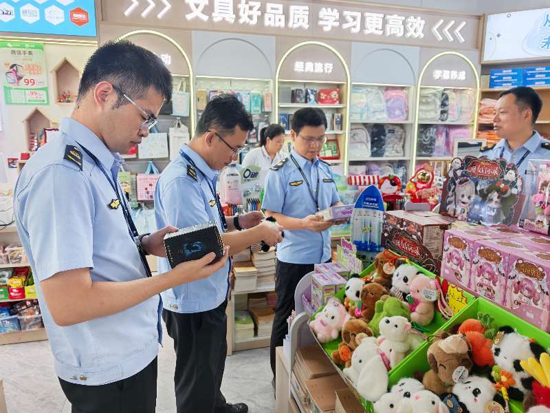 深圳市市场监管局开展 “守护未来” 专项执法行动 全方位护航未成年人健康成长