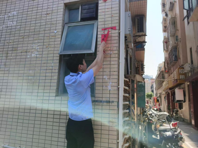 小广告哪里逃！城中村“净颜”行动进行时