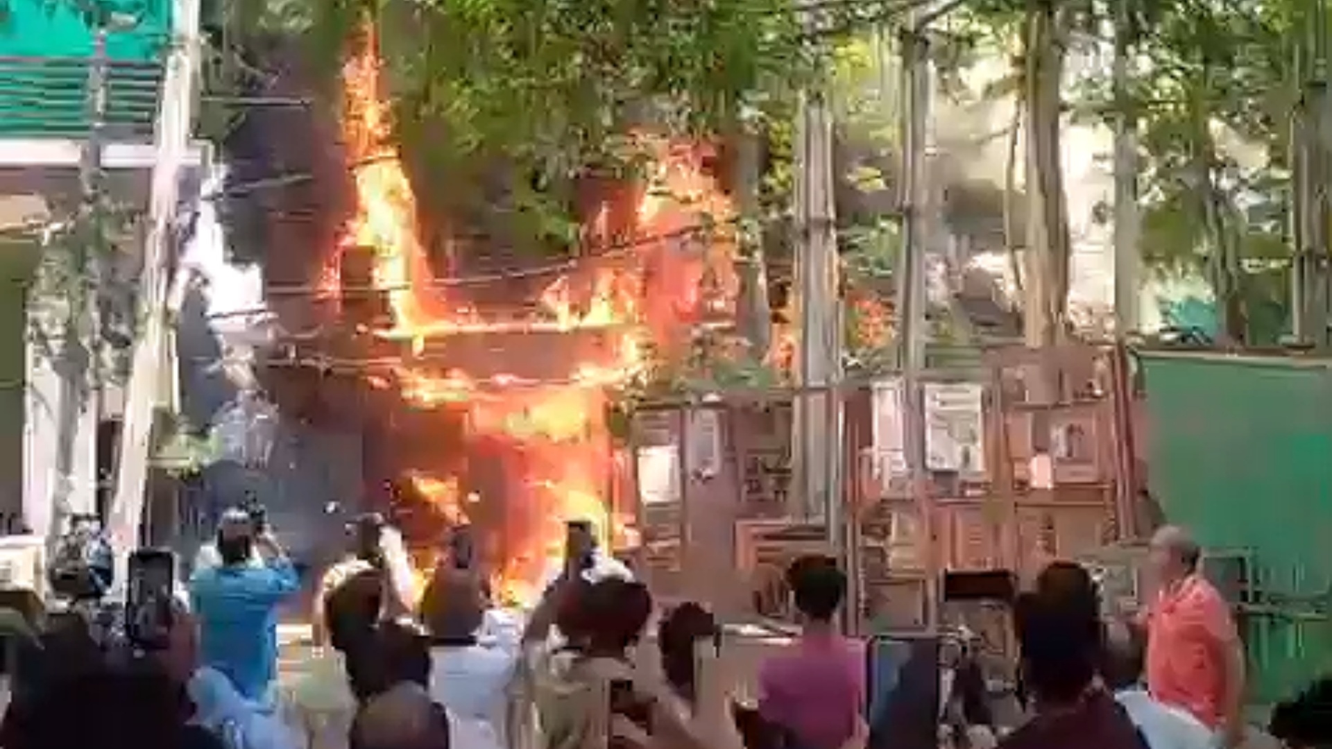 印度一家餐厅突发火灾已致21人遇难，莫迪表示哀悼