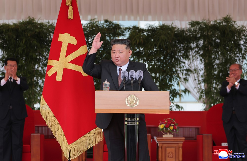 金正恩出席党校校庆,还观看了一场女足表演赛