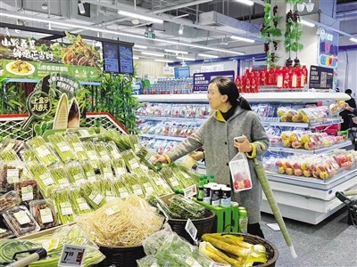 本地芦笋被摆在商超显眼位置
