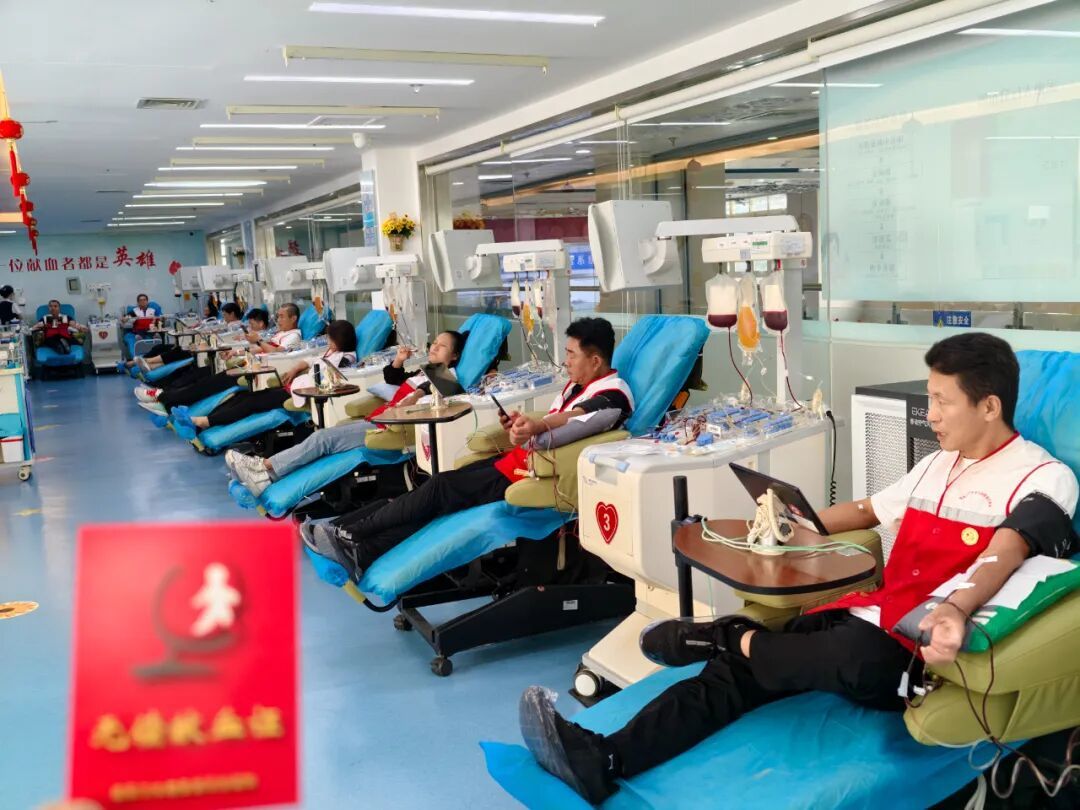 致敬热血榜样 弘扬奉献新风——青岛市2026年世界献血者日主题宣传活动圆满举办
