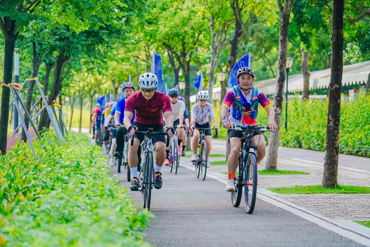 “践行‘两山’理念 共建绿美龙岗”深港青少年生态绿色骑行活动