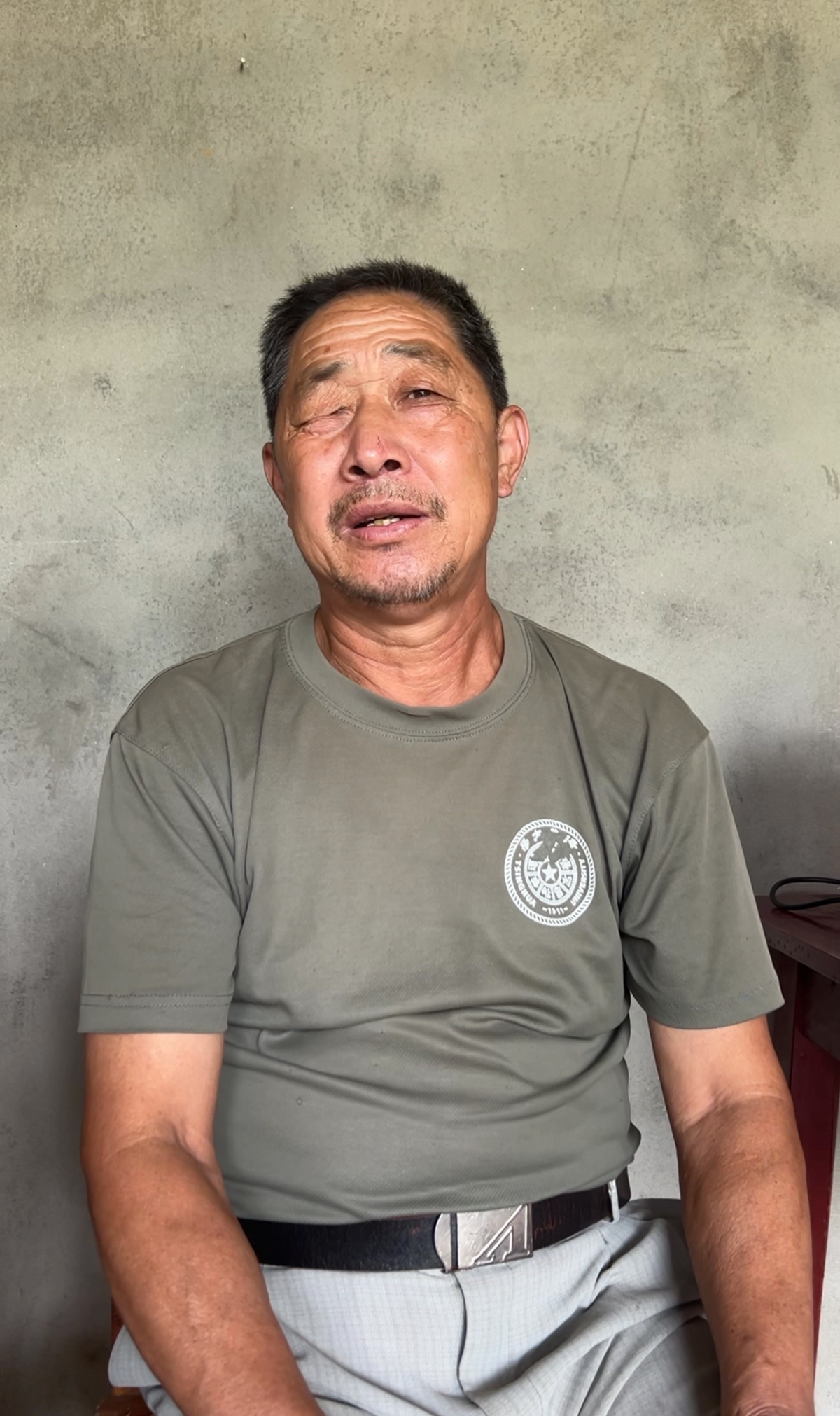 胡映平讲述孩子的故事(极目新闻记者摄)