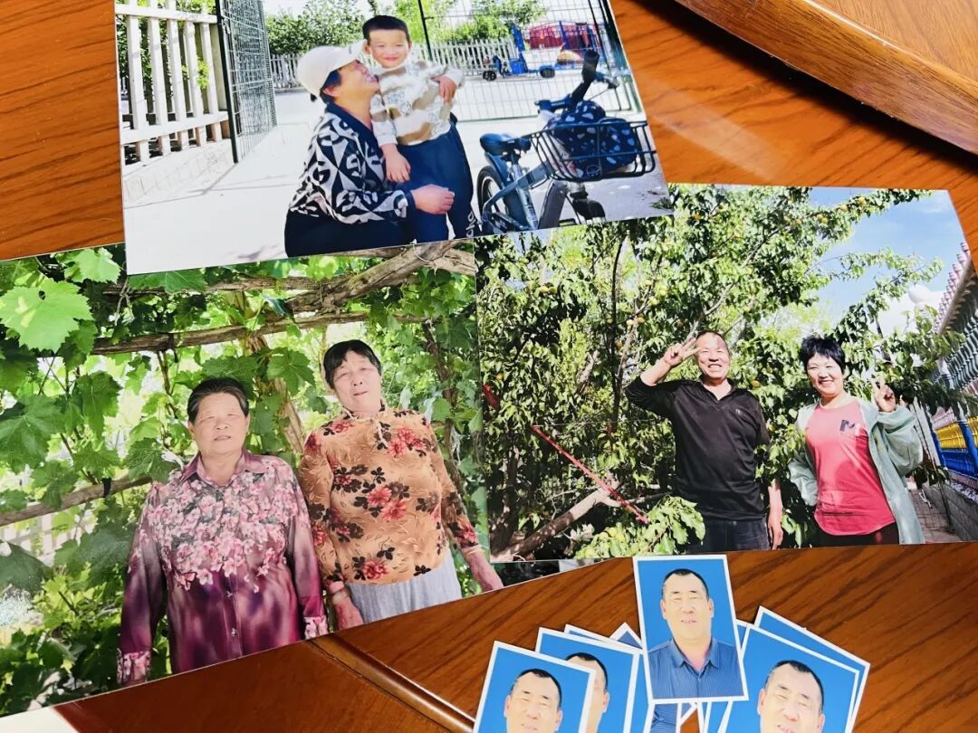 △一张张村民们鲜活质朴的照片