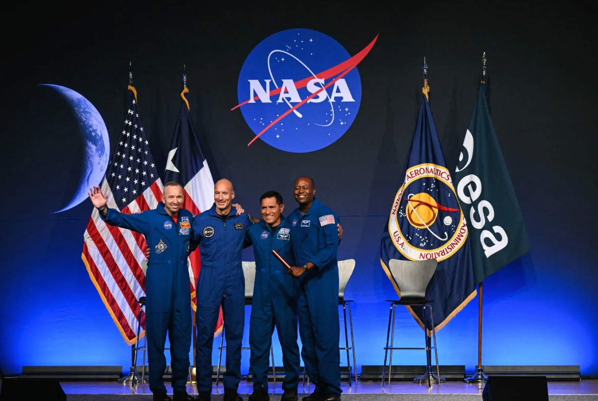 NASA公布“阿尔忒弥斯3号”任务宇航员