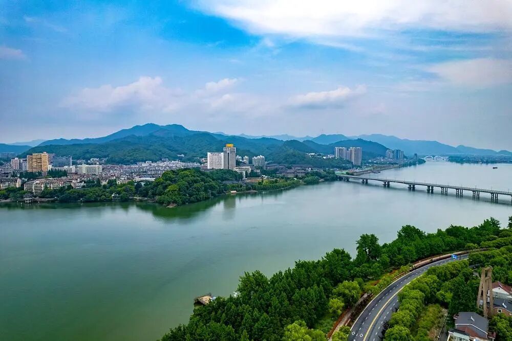 3张底牌、1场变革富阳19年磨一城(图1)