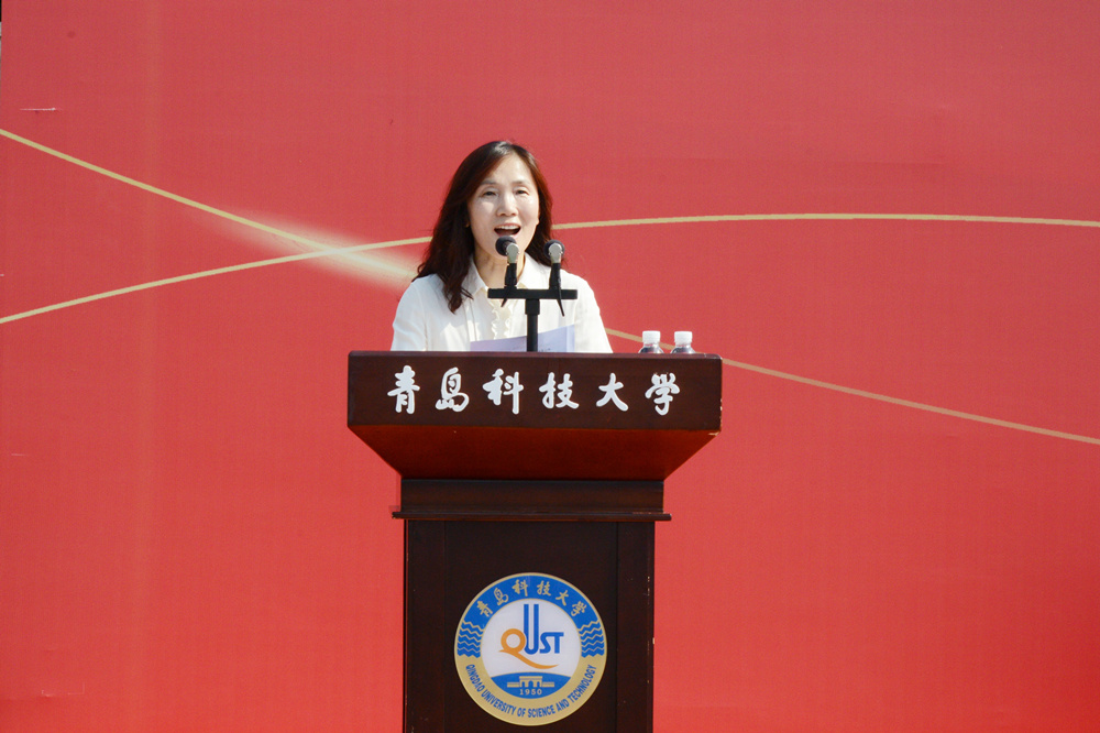 教师代表、信息科学技术学院院长王景景发言
