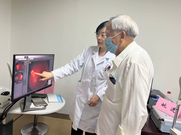 “AI智能+专家智慧”：三甲眼科下沉社区的的数字化诊疗新路径