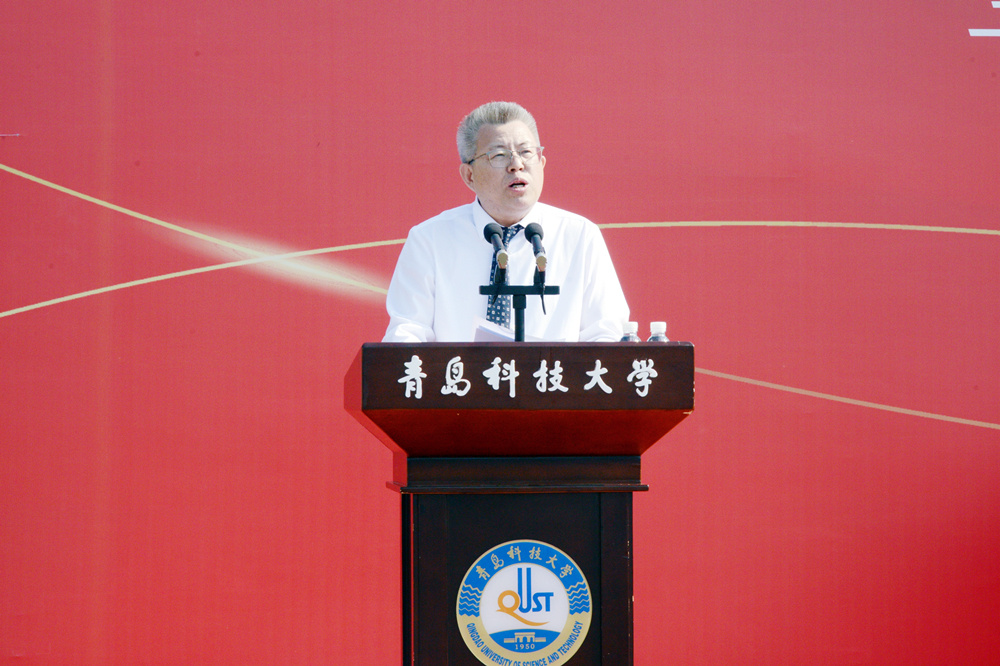 党委书记、校学位评定委员会主席杨天梅讲话