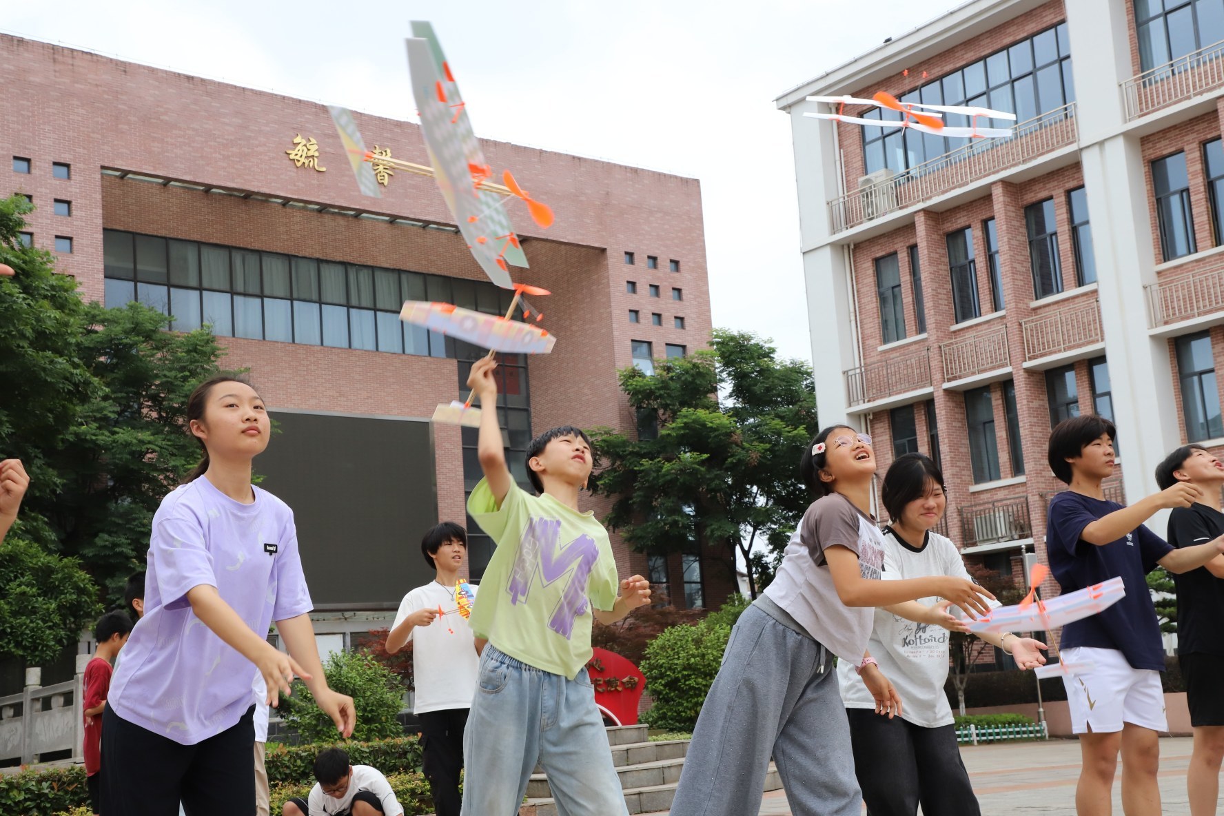 红蓝对战、亲手拼装，抚州这场活动让少年们的“飞行梦”触手可及